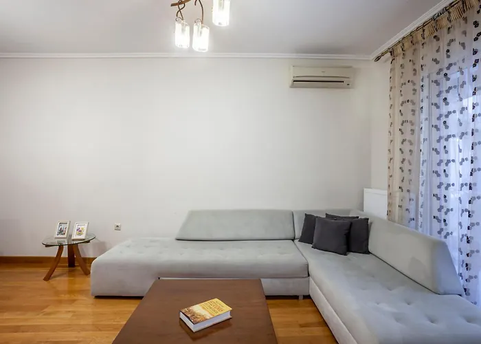 Διαμέρισμα Spacious 2 Bedroom Center 5p *