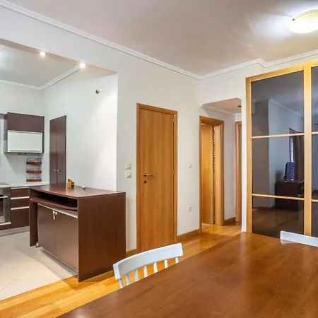 Spacious 2 Bedroom Center 5p Апартаменты Салоники