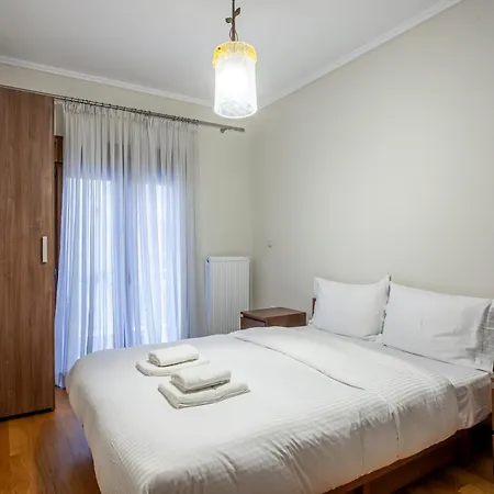 Spacious 2 Bedroom Center 5p