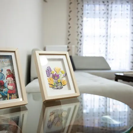 Spacious 2 Bedroom Center 5p