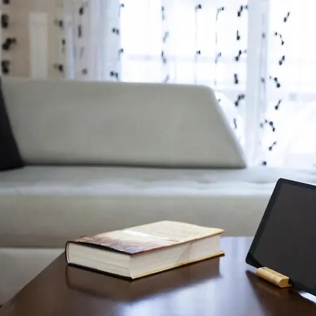 Spacious 2 Bedroom Center 5p Апартаменты Салоники