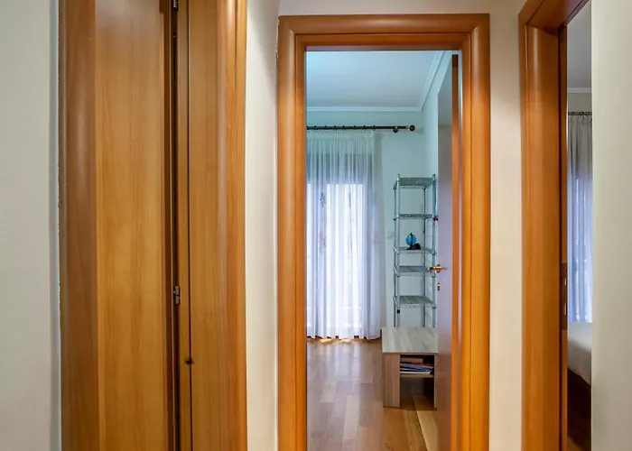 Spacious 2 Bedroom Center 5p * 테살로니키