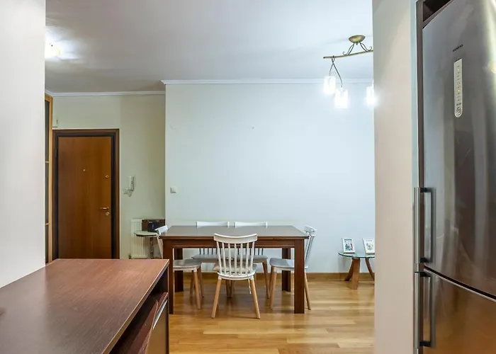 아파트 Spacious 2 Bedroom Center 5p *