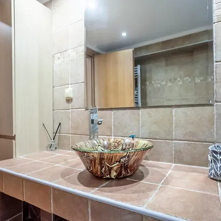 Spacious 2 Bedroom Center 5p Apartamento *