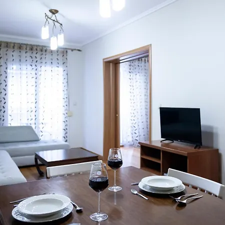 Spacious 2 Bedroom Center 5p Apartamento