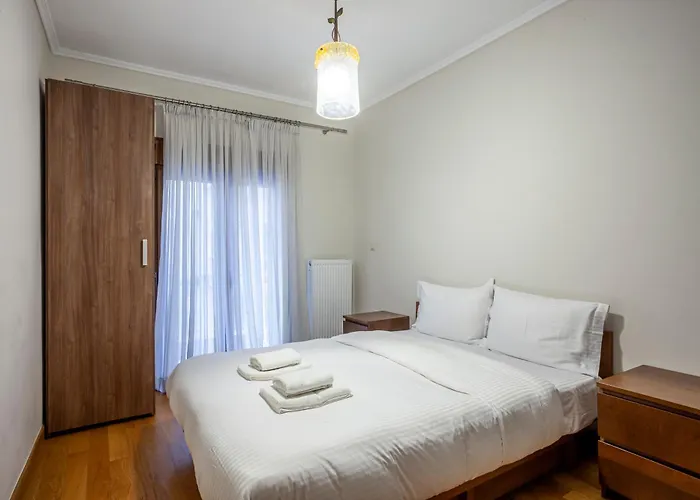 Spacious 2 Bedroom Center 5p