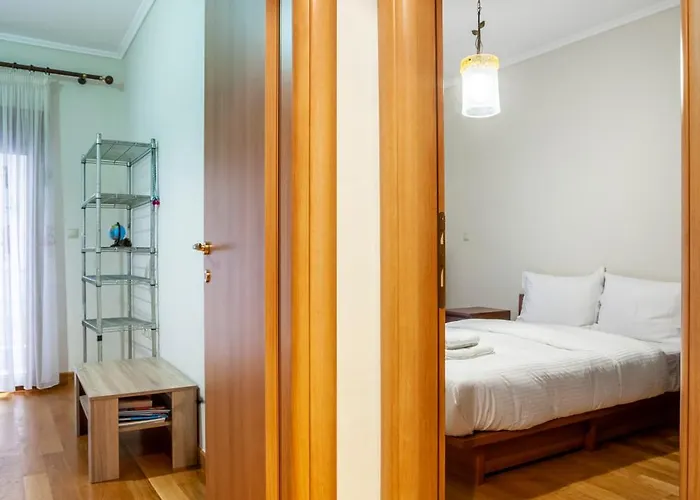 Spacious 2 Bedroom Center 5p Appartamento